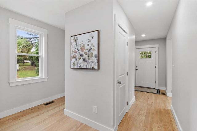 317 Middlesex St, North Andover, MA 01845