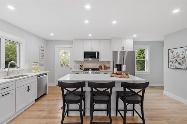 317 Middlesex St, North Andover, MA 01845