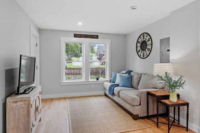 317 Middlesex St, North Andover, MA 01845