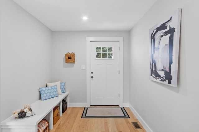 317 Middlesex St, North Andover, MA 01845