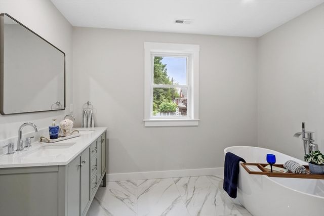 317 Middlesex St, North Andover, MA 01845