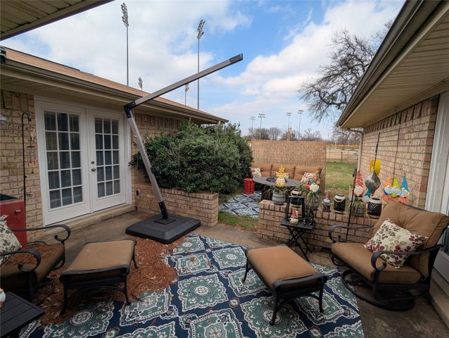 2827 Cross Timbers Drive, Irving, TX 75060