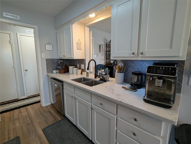2827 Cross Timbers Drive, Irving, TX 75060