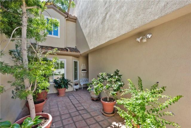 22 Via Capri, Rancho Palos Verdes, CA 90275