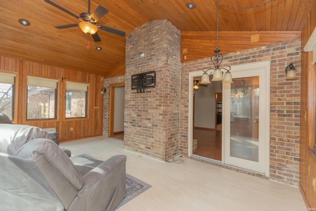 10177 Kimberly Lane, Newburgh, IN 47630