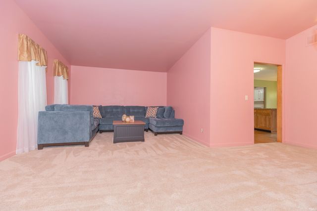 10177 Kimberly Lane, Newburgh, IN 47630