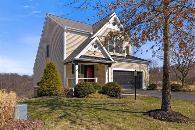 1359 Maplewood Cir, South Strabane, PA 15301