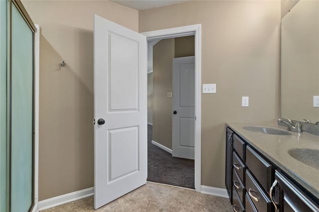 1359 Maplewood Cir, South Strabane, PA 15301