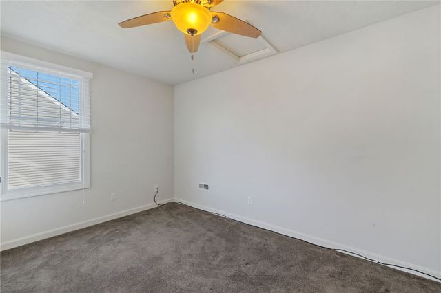 1359 Maplewood Cir, South Strabane, PA 15301