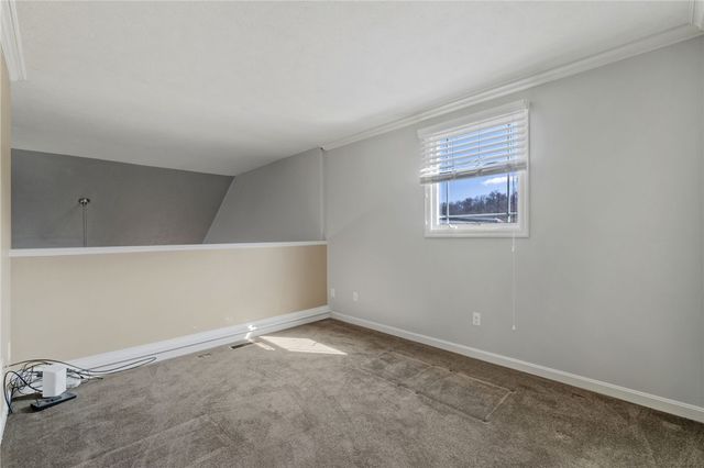 1359 Maplewood Cir, South Strabane, PA 15301