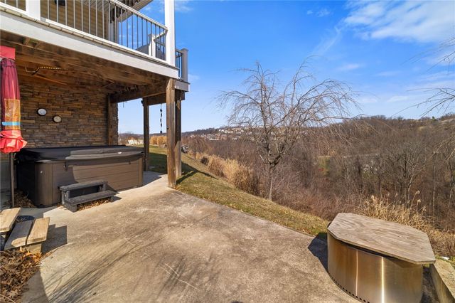 1359 Maplewood Cir, South Strabane, PA 15301