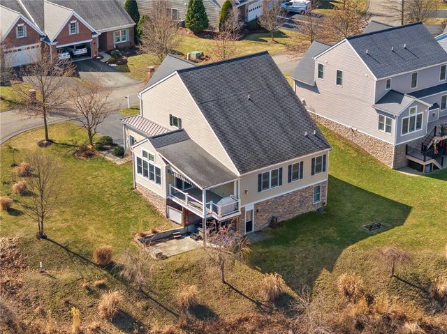 1359 Maplewood Cir, South Strabane, PA 15301