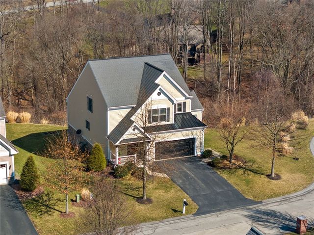 1359 Maplewood Cir, South Strabane, PA 15301