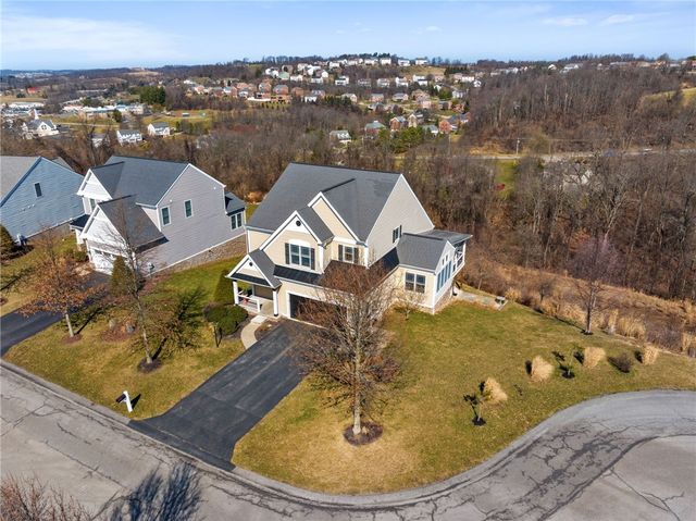 1359 Maplewood Cir, South Strabane, PA 15301