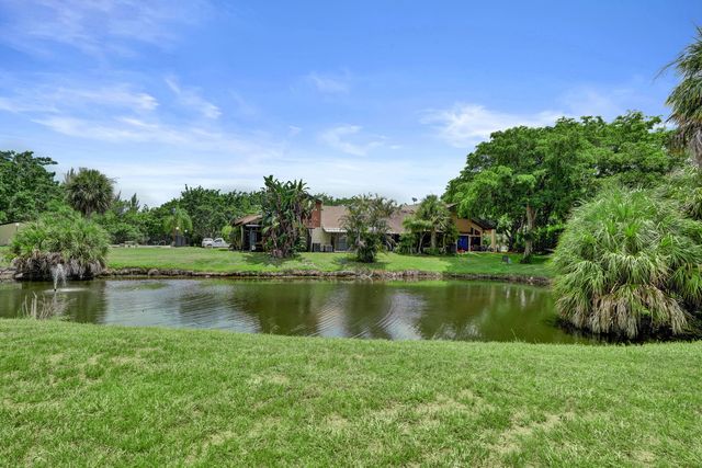 3810 NW 77TH Avenue, Davie, FL 33024