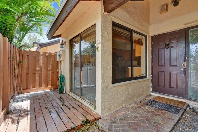 3810 NW 77TH Avenue, Davie, FL 33024