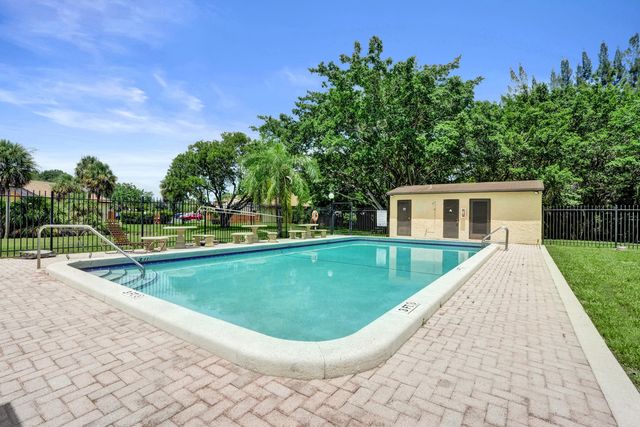 3810 NW 77TH Avenue, Davie, FL 33024