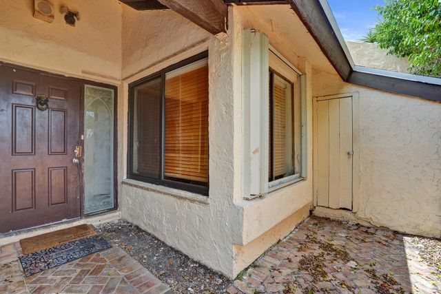 3810 NW 77TH Avenue, Davie, FL 33024