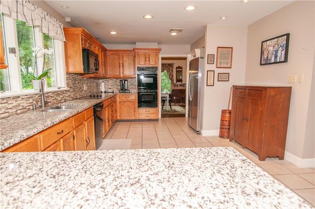 748 Rolling Hills Road, Bedminster Twp, PA 18942