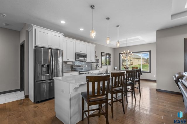 1917 S Firefly Dr Drive, Sioux Falls, SD 57110