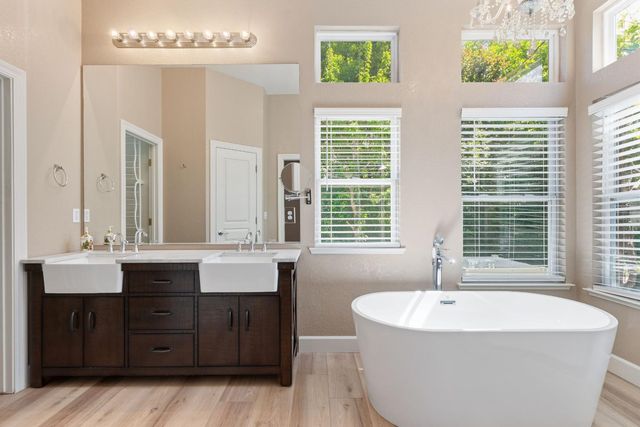 1812 Newhampton Ct, Modesto, CA 95355