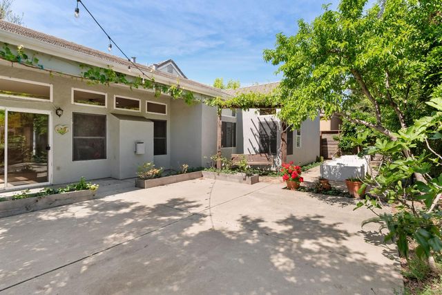 1812 Newhampton Ct, Modesto, CA 95355