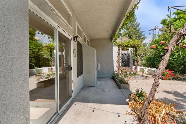 1812 Newhampton Ct, Modesto, CA 95355