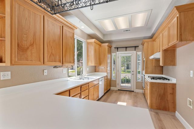 1812 Newhampton Ct, Modesto, CA 95355