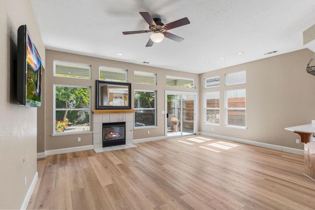 1812 Newhampton Ct, Modesto, CA 95355