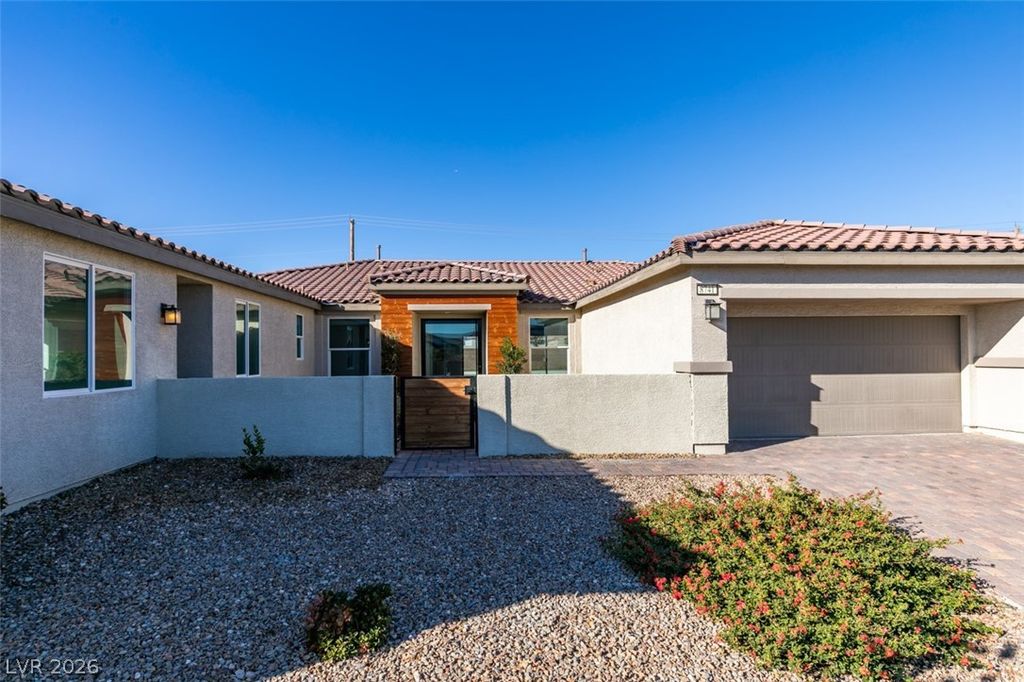 Image 2 of property listing at 8741 Grand Pass Court, Las Vegas, NV 89113