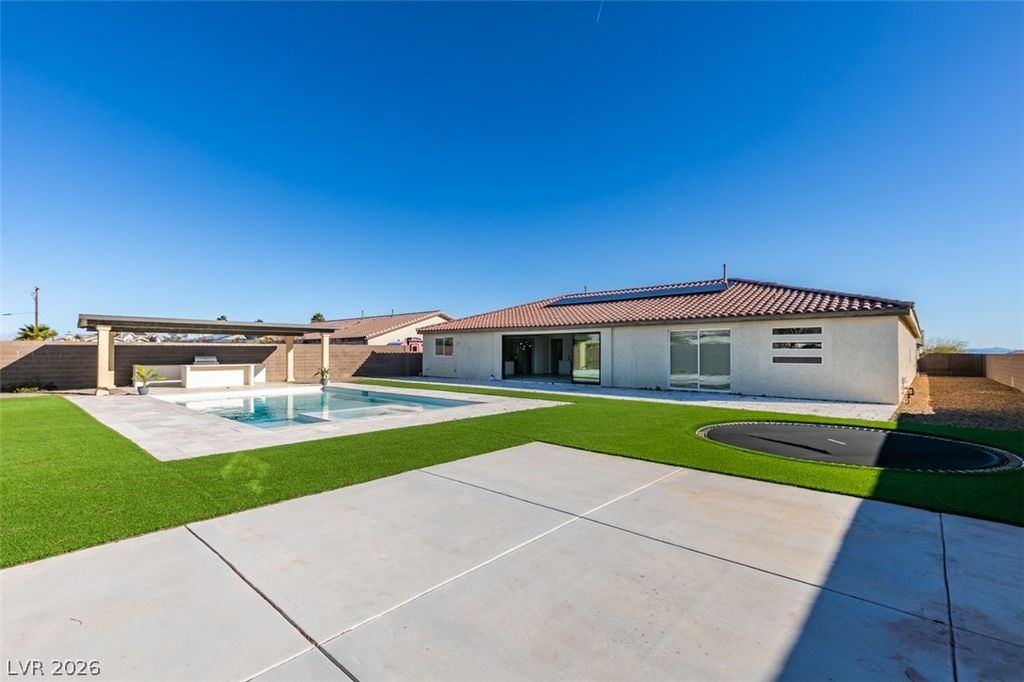 Image 3 of property listing at 8741 Grand Pass Court, Las Vegas, NV 89113