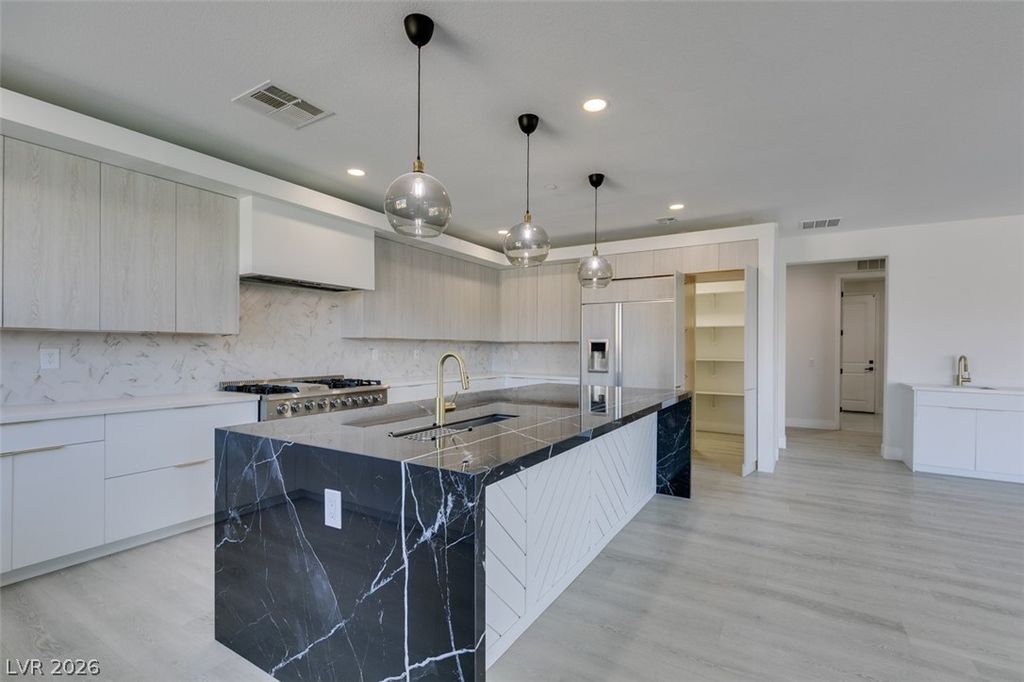 Image 4 of property listing at 8741 Grand Pass Court, Las Vegas, NV 89113