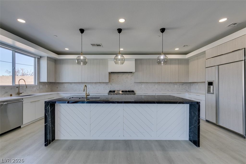 Image 5 of property listing at 8741 Grand Pass Court, Las Vegas, NV 89113