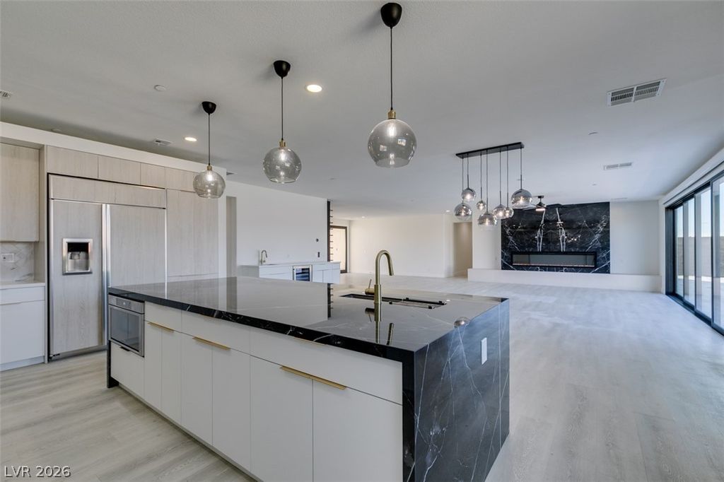 Image 8 of property listing at 8741 Grand Pass Court, Las Vegas, NV 89113
