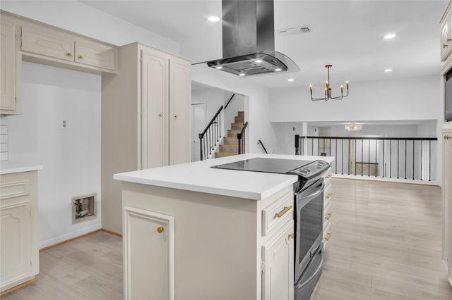 108 Woodland Road, Lake Jackson, TX 77566