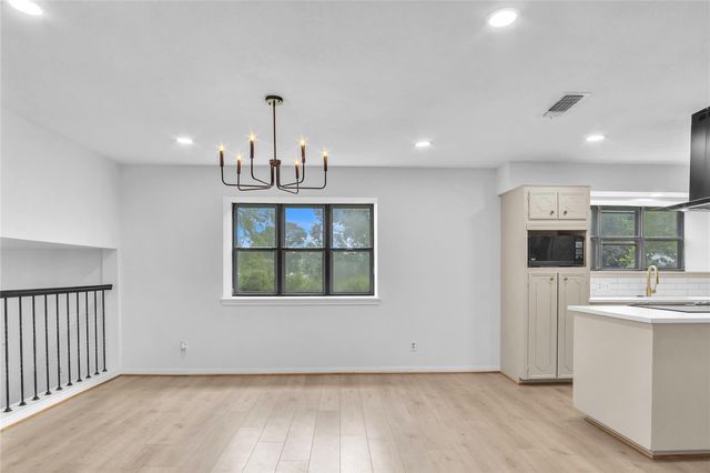 108 Woodland Road, Lake Jackson, TX 77566