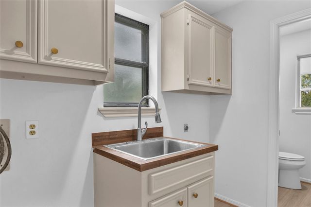 108 Woodland Road, Lake Jackson, TX 77566