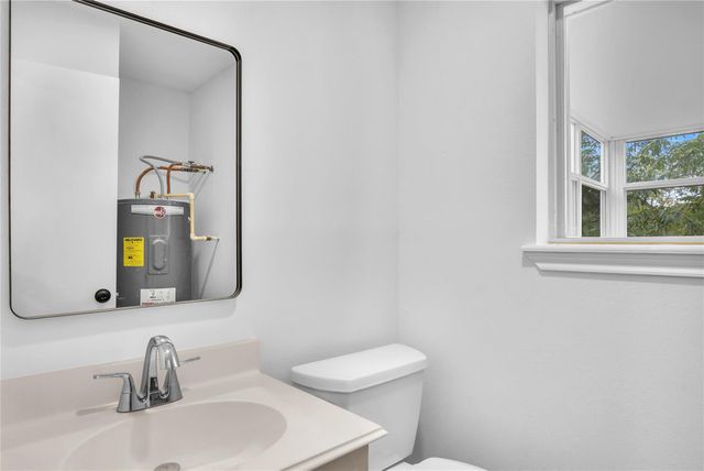 108 Woodland Road, Lake Jackson, TX 77566