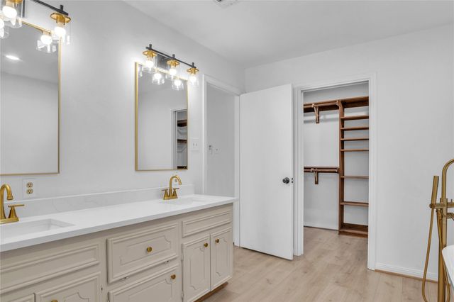 108 Woodland Road, Lake Jackson, TX 77566