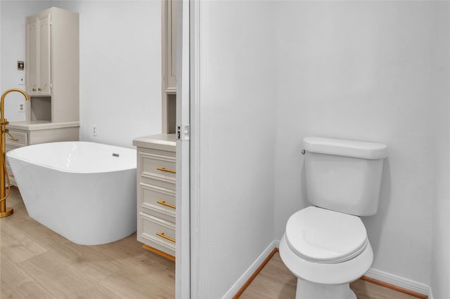 108 Woodland Road, Lake Jackson, TX 77566