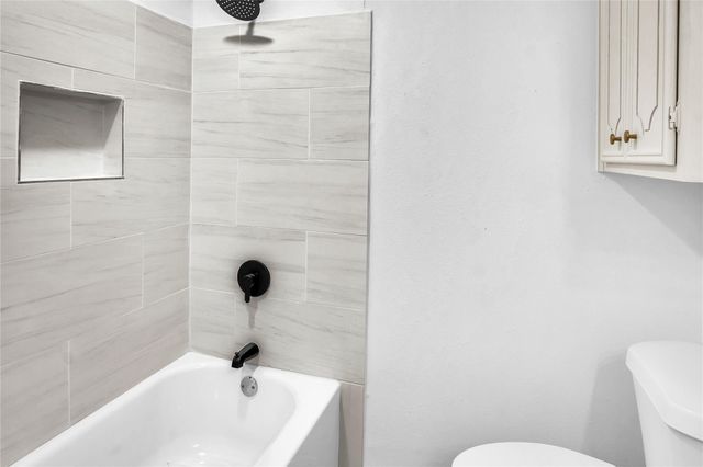 108 Woodland Road, Lake Jackson, TX 77566