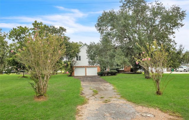 108 Woodland Road, Lake Jackson, TX 77566