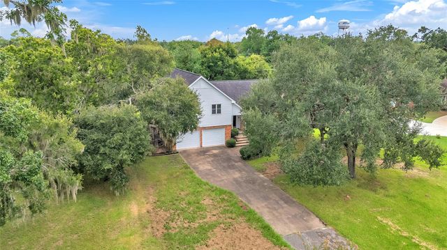 108 Woodland Road, Lake Jackson, TX 77566