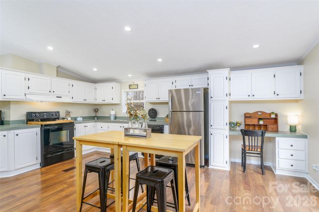 188 Crystal Bay Drive, Mooresville, NC 28115