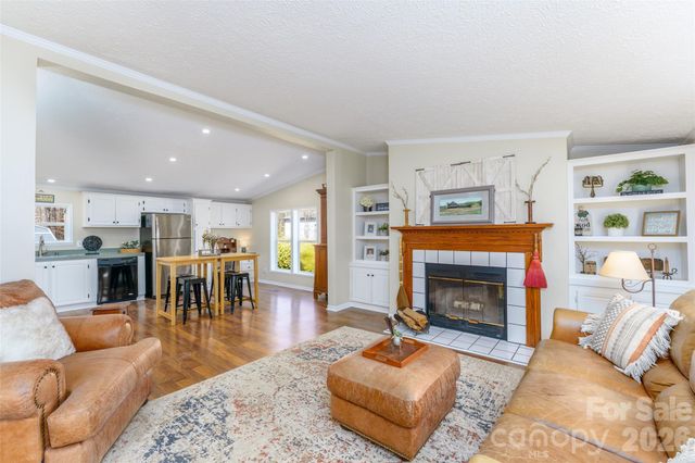 188 Crystal Bay Drive, Mooresville, NC 28115