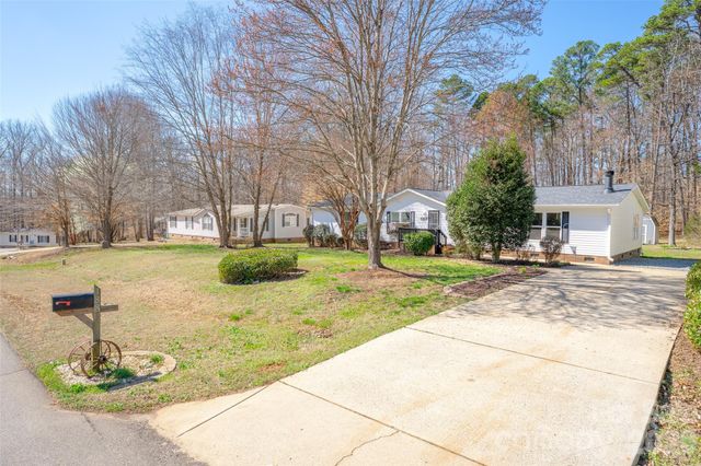 188 Crystal Bay Drive, Mooresville, NC 28115