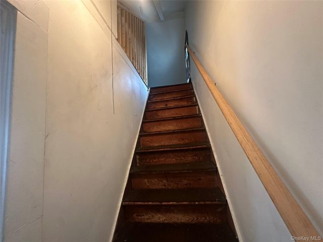 11 Post Avenue 2, Westbury, NY 11590