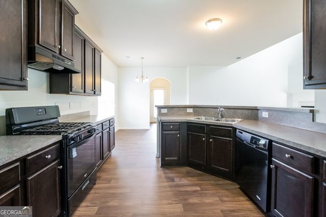 185 Stillwood Drive, Newnan, GA 30265