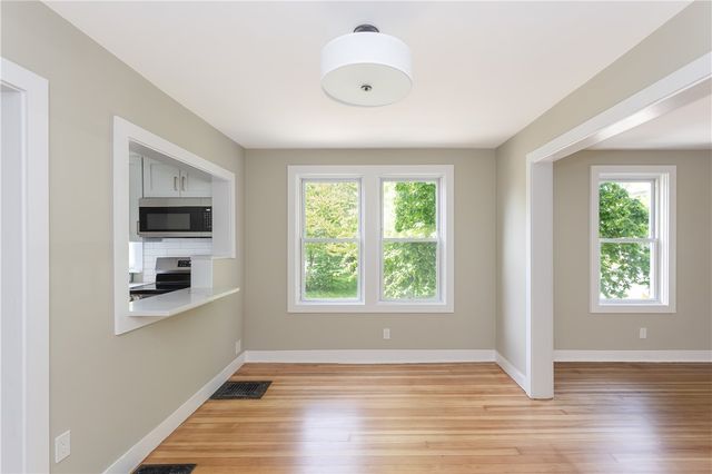 439 Broadway Street B, Newport, RI 02840