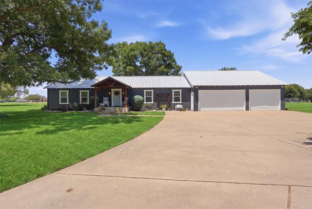 1313 Porter Court, Granbury, TX 76048